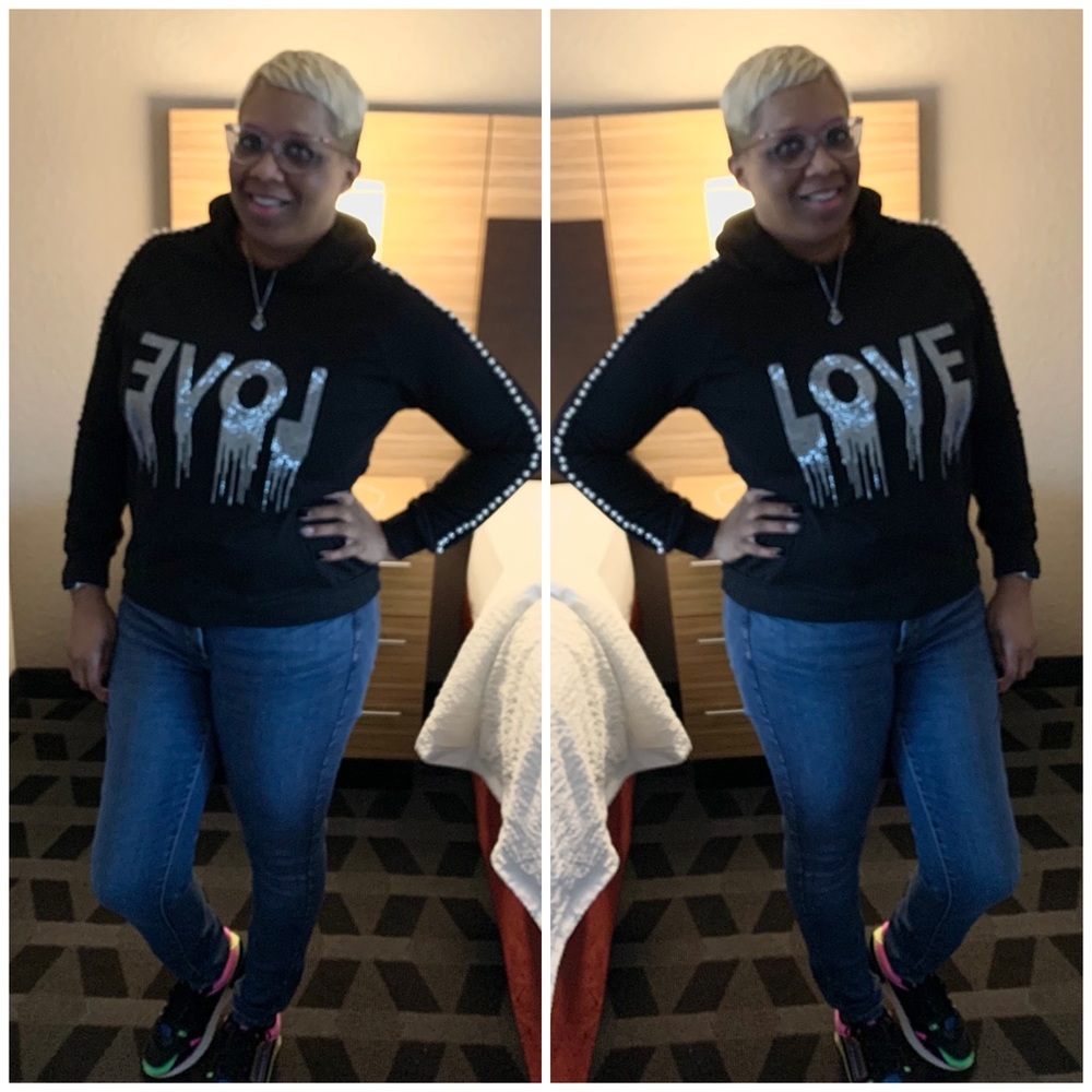 Sweatshirt